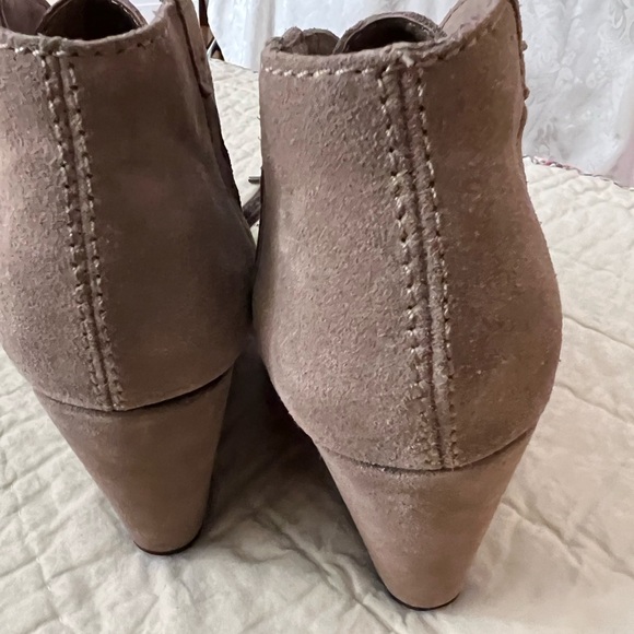 Dolce Vita size 7.5 suede like new - Picture 5 of 11